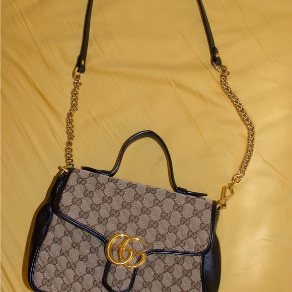 Gucci ‘GG Marmont’ Calfskin Matelasse Bag - Picture 4 of 7